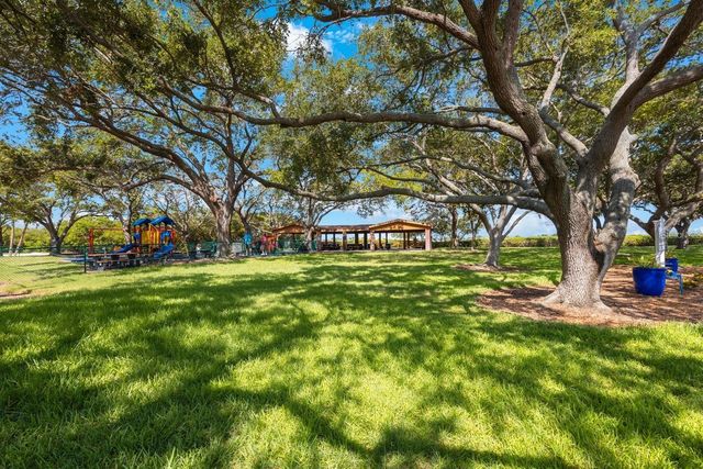 6990 PLACE DE LA PAIX 2B, South Pasadena, FL 33707