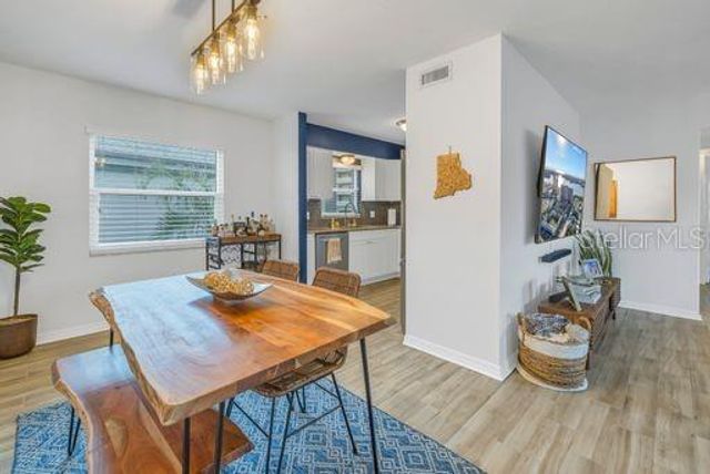 6990 PLACE DE LA PAIX 2B, South Pasadena, FL 33707