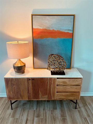 6990 PLACE DE LA PAIX 2B, South Pasadena, FL 33707