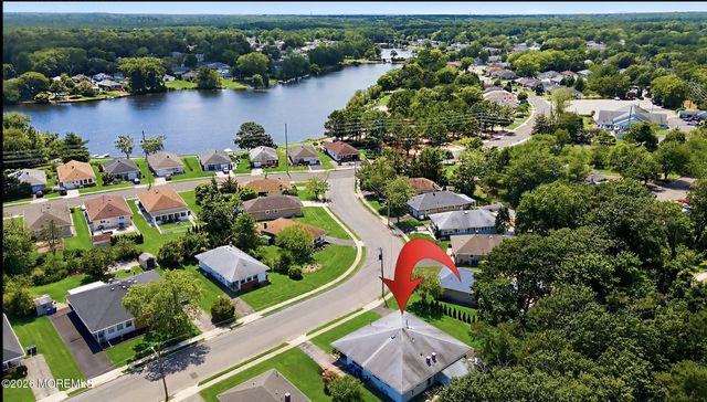 30 Parisian Drive, Toms River, NJ 08753