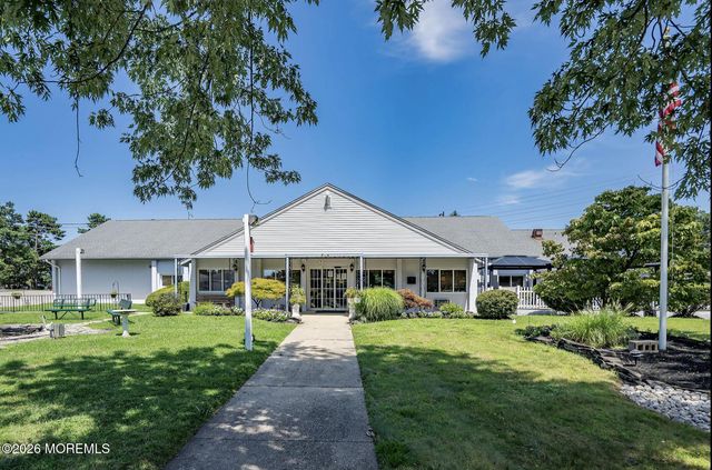 30 Parisian Drive, Toms River, NJ 08753