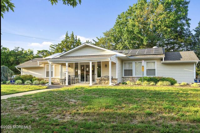 30 Parisian Drive, Toms River, NJ 08753