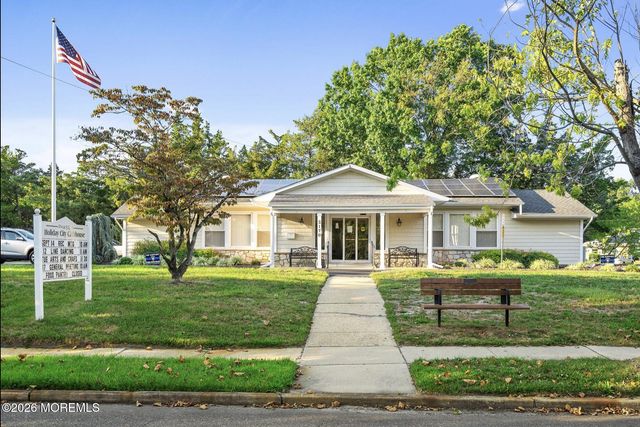 30 Parisian Drive, Toms River, NJ 08753