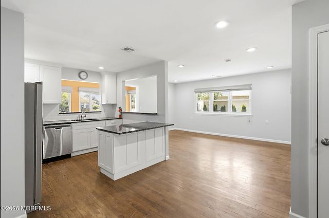 30 Parisian Drive, Toms River, NJ 08753
