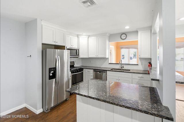 30 Parisian Drive, Toms River, NJ 08753