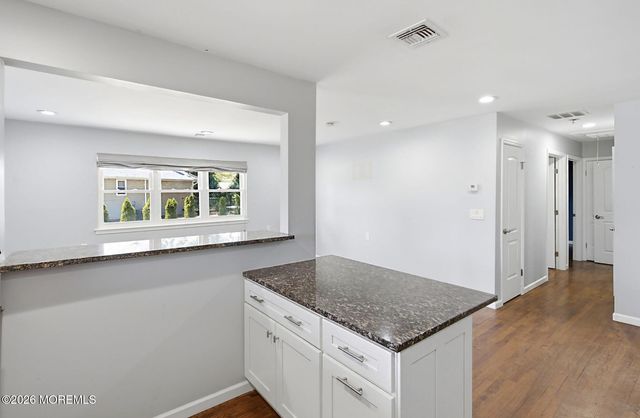 30 Parisian Drive, Toms River, NJ 08753