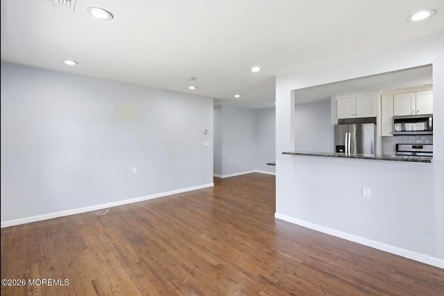 30 Parisian Drive, Toms River, NJ 08753