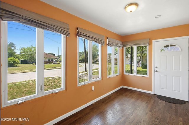 30 Parisian Drive, Toms River, NJ 08753