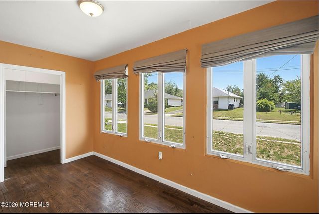 30 Parisian Drive, Toms River, NJ 08753