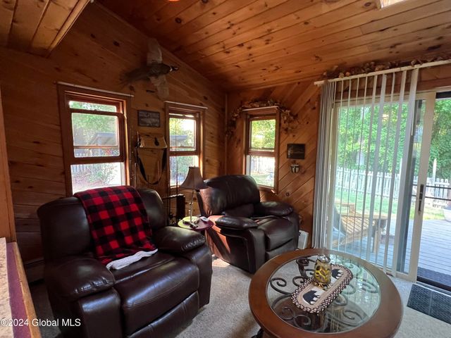 35 Meadow Rue Place, Malta, NY 12020