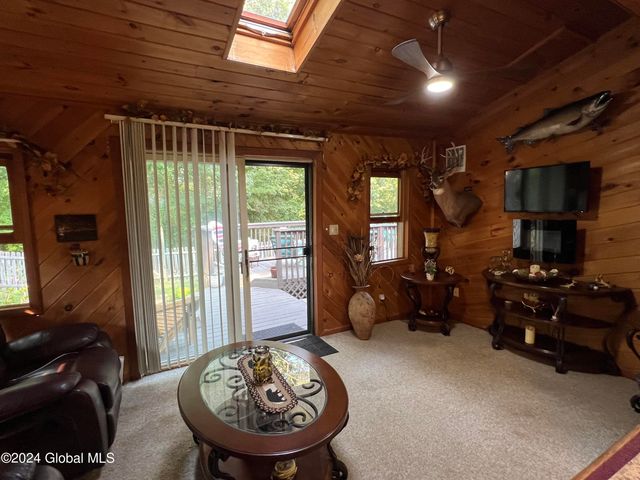 35 Meadow Rue Place, Malta, NY 12020