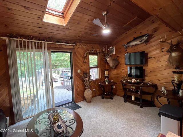 35 Meadow Rue Place, Malta, NY 12020