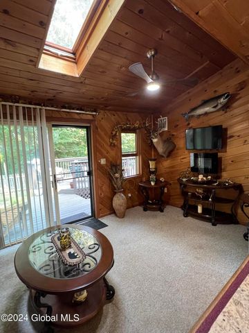 35 Meadow Rue Place, Malta, NY 12020