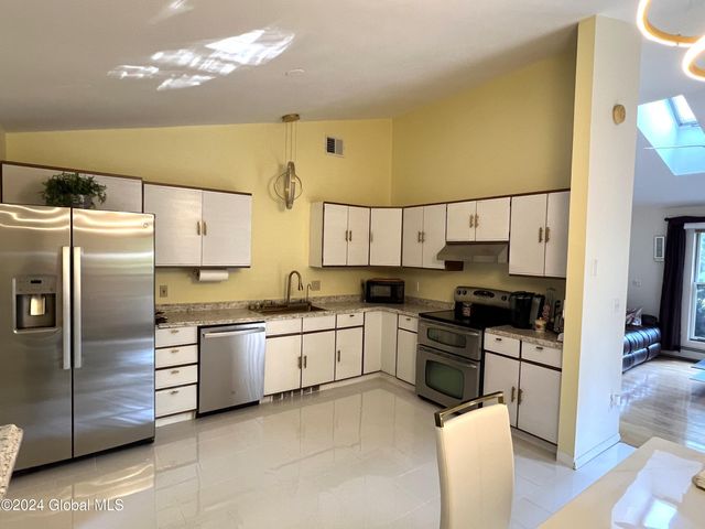 35 Meadow Rue Place, Malta, NY 12020