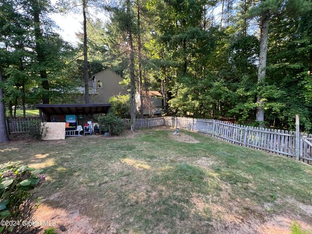 35 Meadow Rue Place, Malta, NY 12020