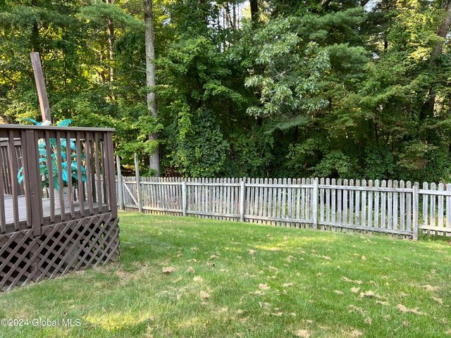 35 Meadow Rue Place, Malta, NY 12020