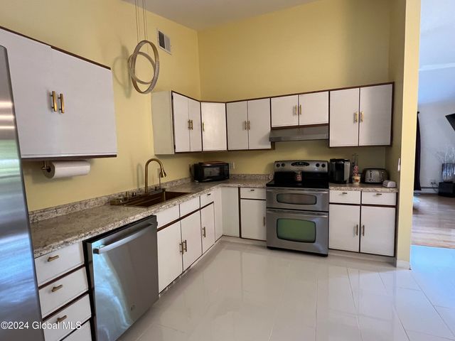 35 Meadow Rue Place, Malta, NY 12020