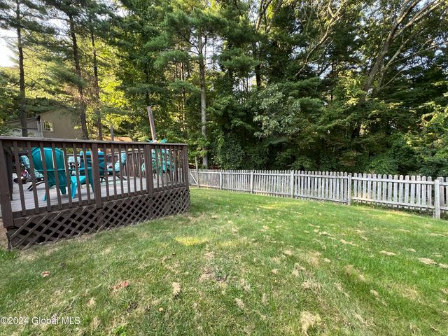 35 Meadow Rue Place, Malta, NY 12020