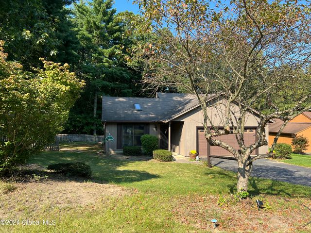 35 Meadow Rue Place, Malta, NY 12020