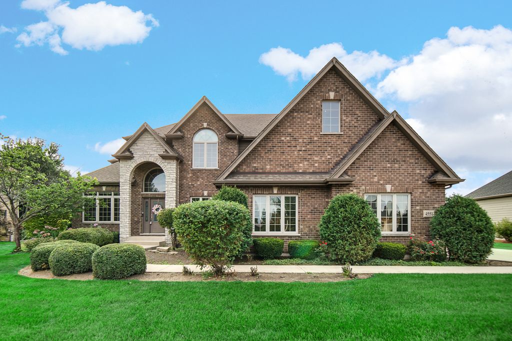 4551 Sassafras Lane, Naperville, IL 60564
