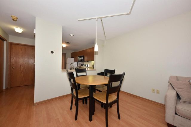 4508 Westchester SQUARE, West Milwaukee, WI 53214
