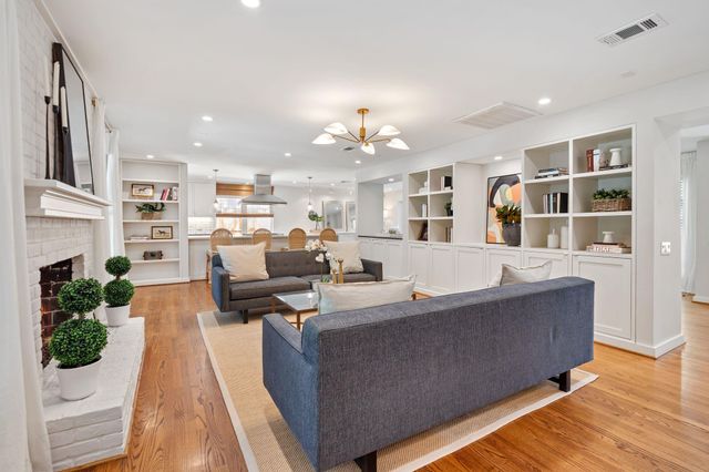 875 Glenchester Drive, Houston, TX 77079