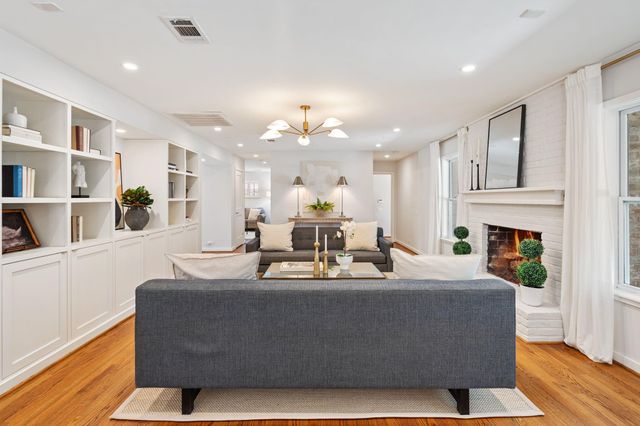 875 Glenchester Drive, Houston, TX 77079