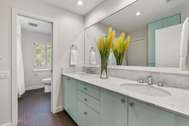 875 Glenchester Drive, Houston, TX 77079