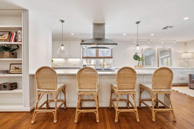 875 Glenchester Drive, Houston, TX 77079