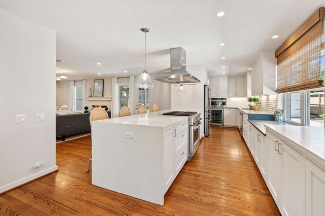 875 Glenchester Drive, Houston, TX 77079