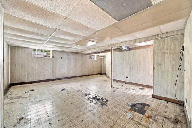 9310 S Vanderpoel Avenue, Chicago, IL 60643