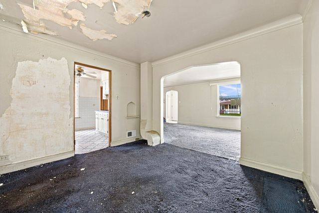 9310 S Vanderpoel Avenue, Chicago, IL 60643