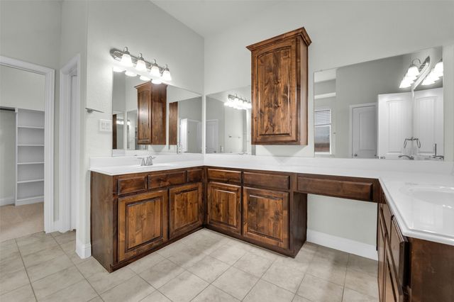 6201 Mickelson Way, Mckinney, TX 75070