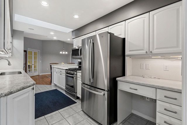 1517 RIVER PINES DRIVE, Green Bay, WI 54311