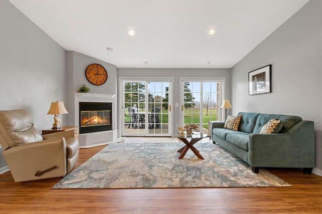 1517 RIVER PINES DRIVE, Green Bay, WI 54311