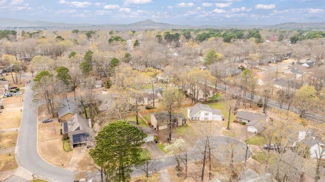 15 Cinderwood, Maumelle, AR 72113