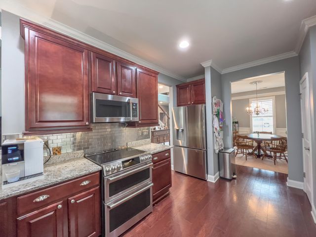 195 Donning Drive, Summerville, SC 29483