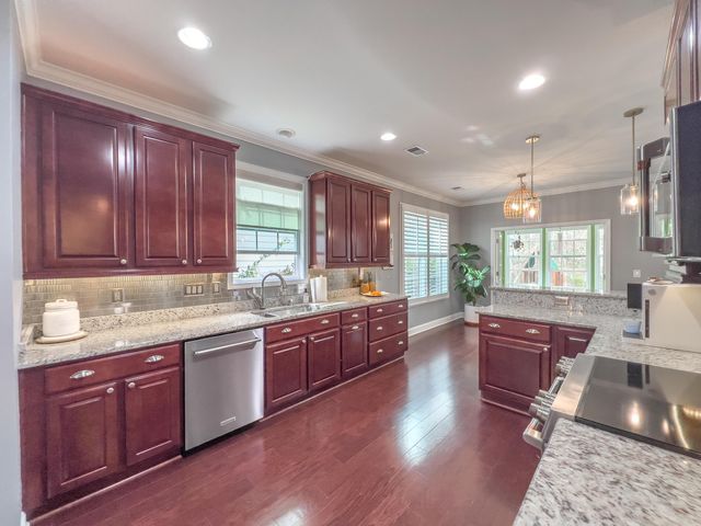 195 Donning Drive, Summerville, SC 29483