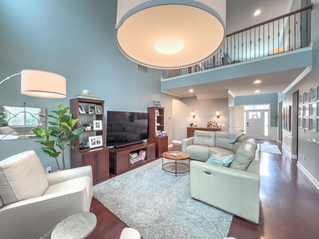 195 Donning Drive, Summerville, SC 29483