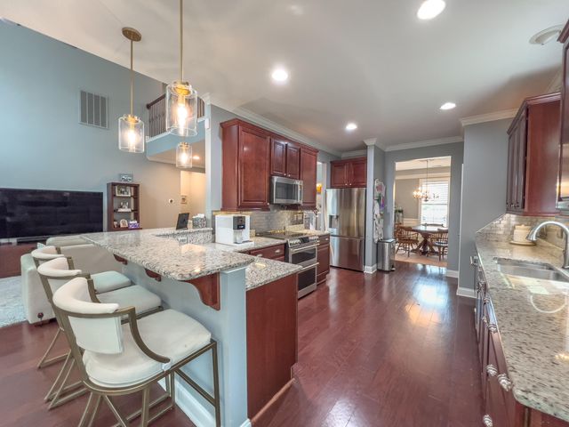 195 Donning Drive, Summerville, SC 29483