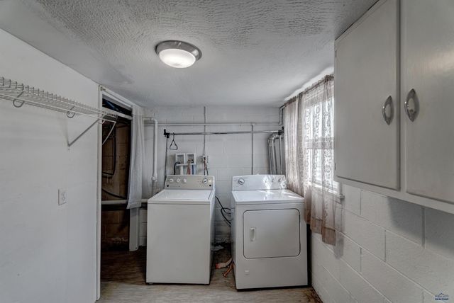 702 HAINES AVE, Rapid City, SD 57701