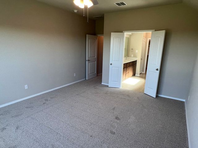 913 Beverly Drive, Cleburne, TX 76033