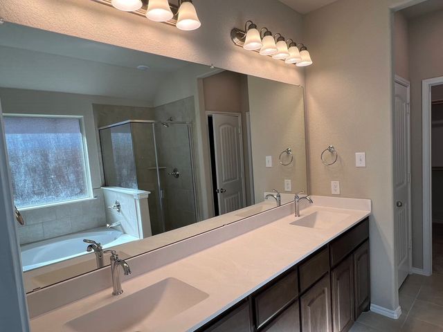 913 Beverly Drive, Cleburne, TX 76033