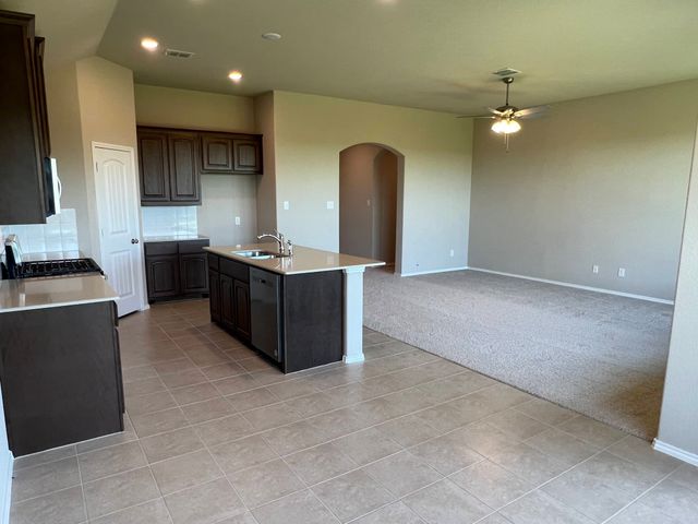 913 Beverly Drive, Cleburne, TX 76033