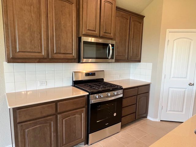 913 Beverly Drive, Cleburne, TX 76033