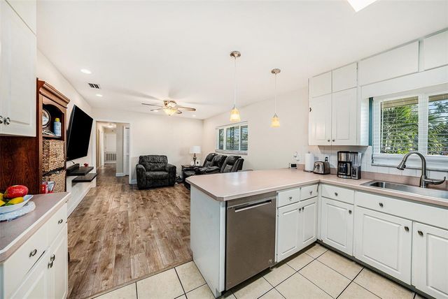 12710 GREENMOOR DRIVE, Tampa, FL 33618