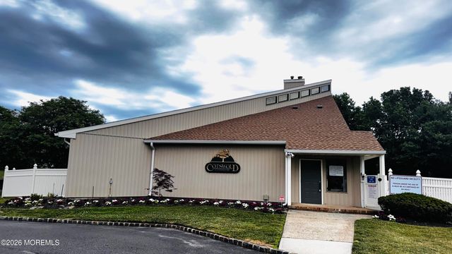 109 Cotswold Circle 2, Ocean Twp, NJ 07712