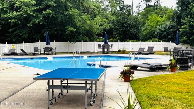 109 Cotswold Circle 2, Ocean Twp, NJ 07712