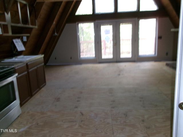 190 Golf Course Road, Rogersville, TN 37857