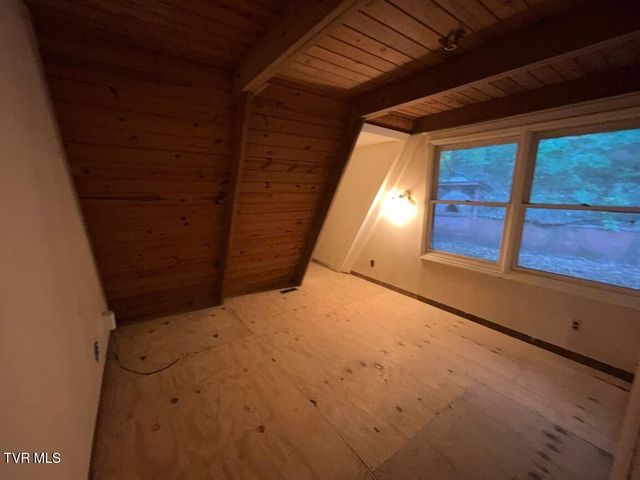 190 Golf Course Road, Rogersville, TN 37857